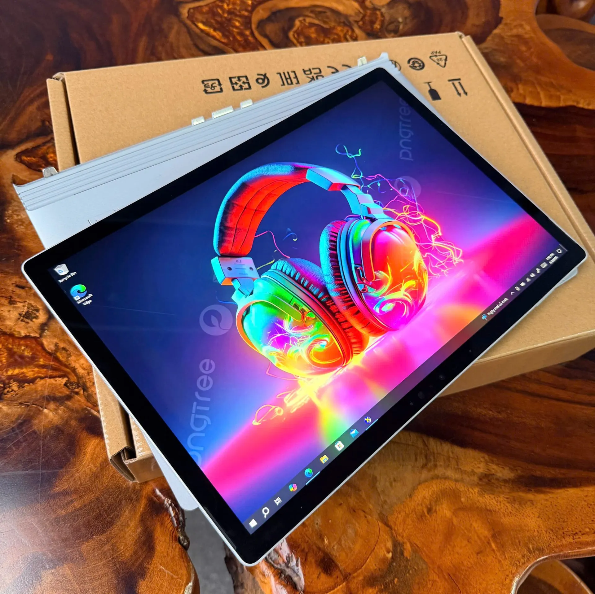 Surface Book 3,I7 Thế hệ 10,Ram 16G,SSD256G,màn 15.6in 3K cảm ứng,VGA rời 6G